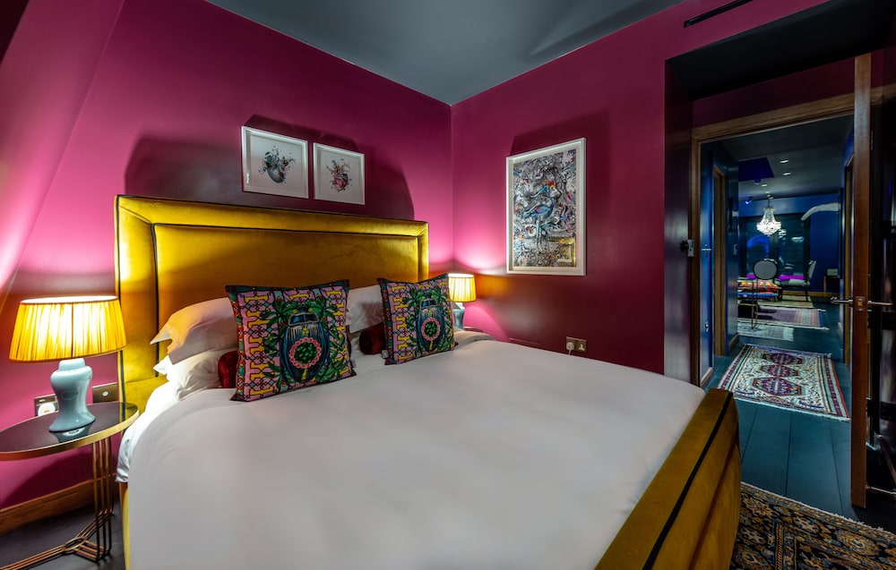 Hux Hotel