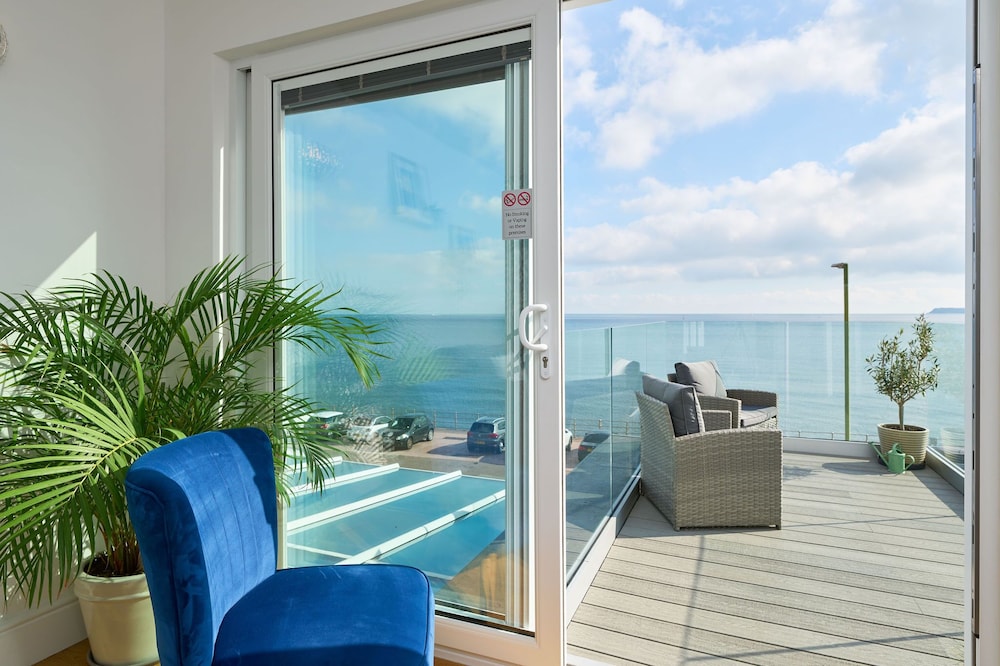 Channel View Hotel