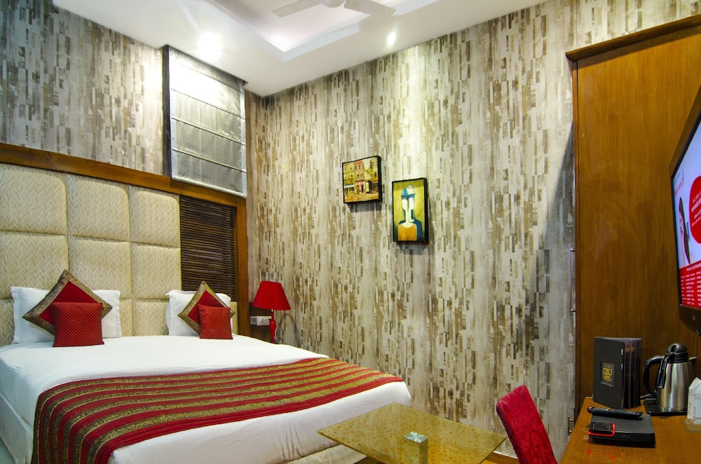Hotel Omega Residency