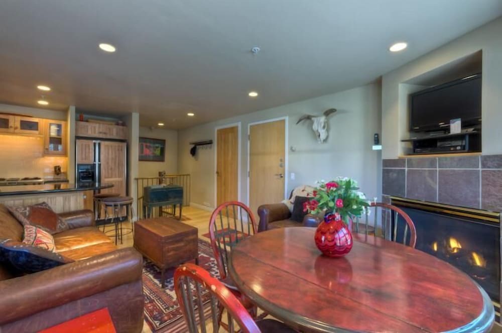 Gold Panner's Alley 2 Bedroom Condo By Accommodations in Telluride