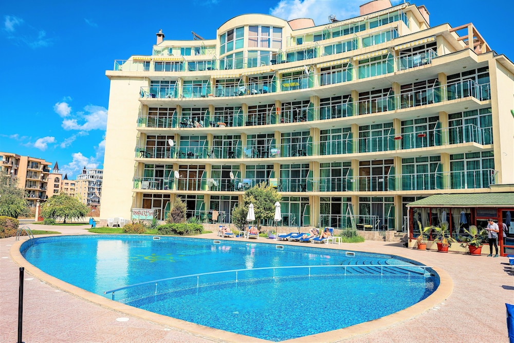 Menada Julia Apartments