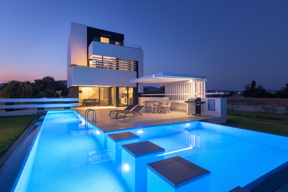 Albatross Beach Front Villas