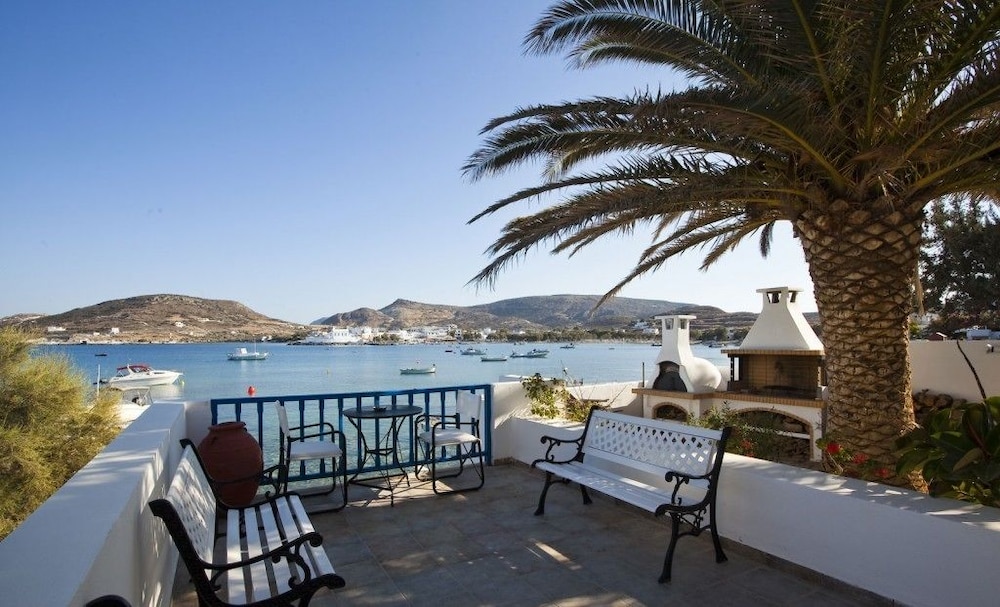 Heliotropio Studios & Apartments