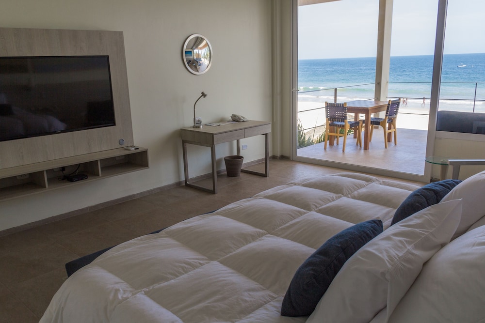 Punta Sal Suites & Bungalows Resort