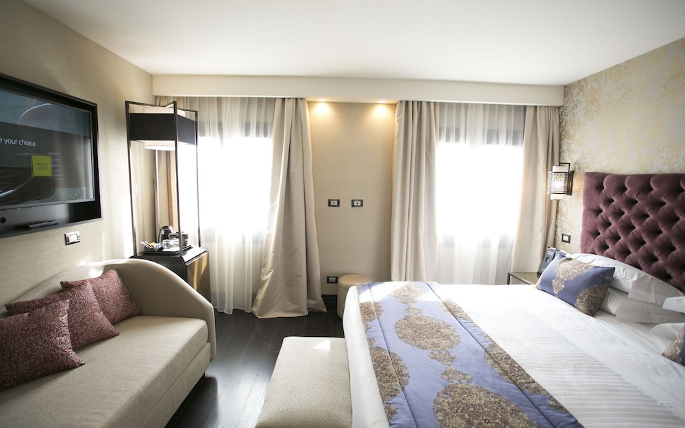 Venice Times Hotel