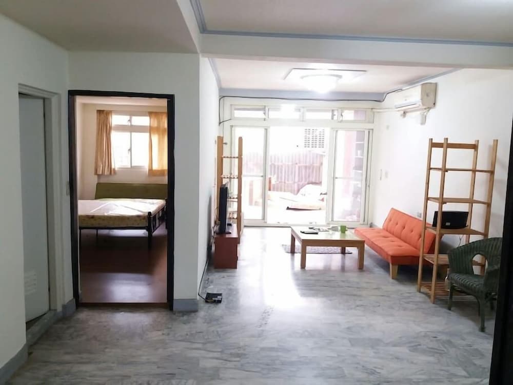 New Castle Apartment