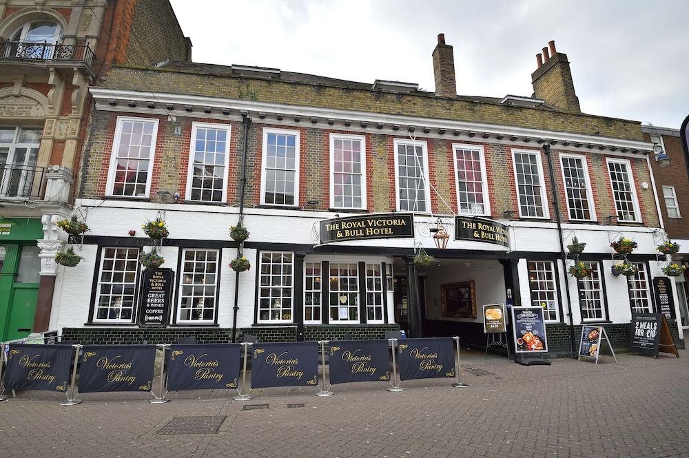 The Royal Victoria & Bull Hotel