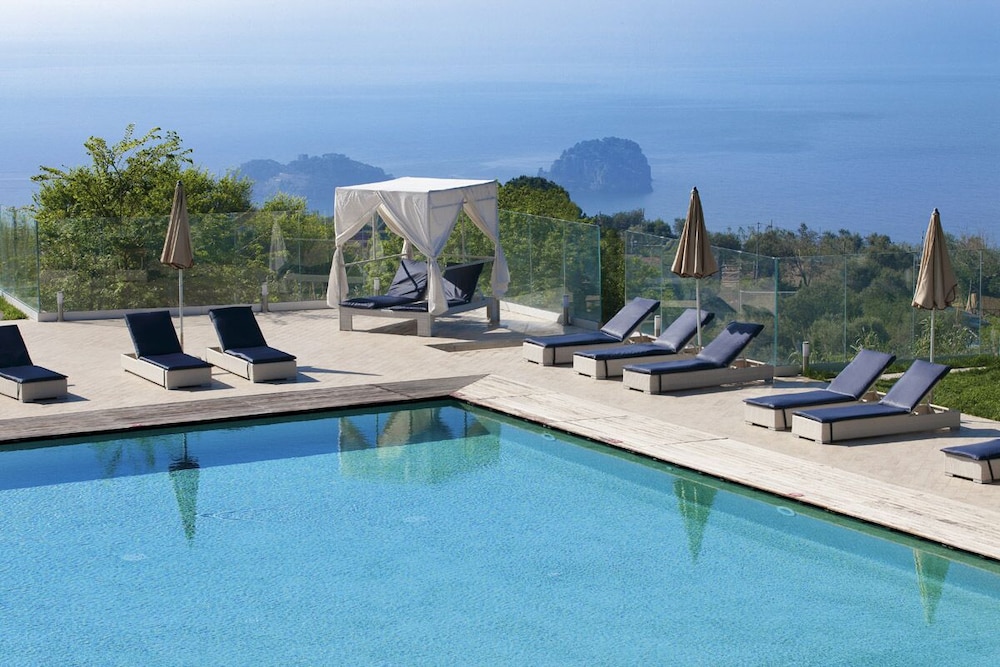 Nastro Azzurro Resort