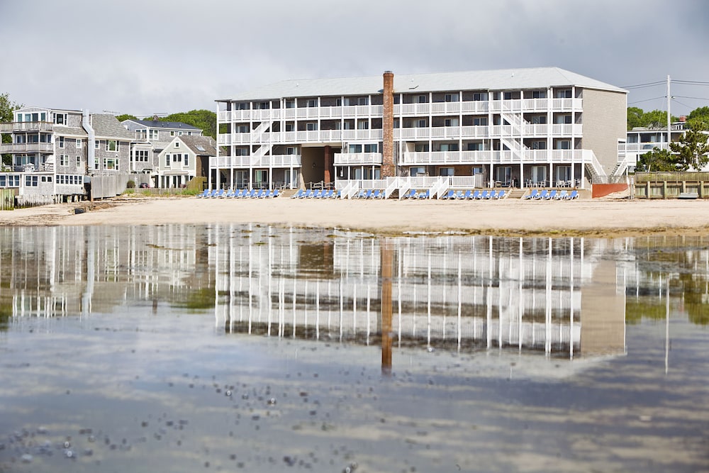 Surfside Hotel and Suites