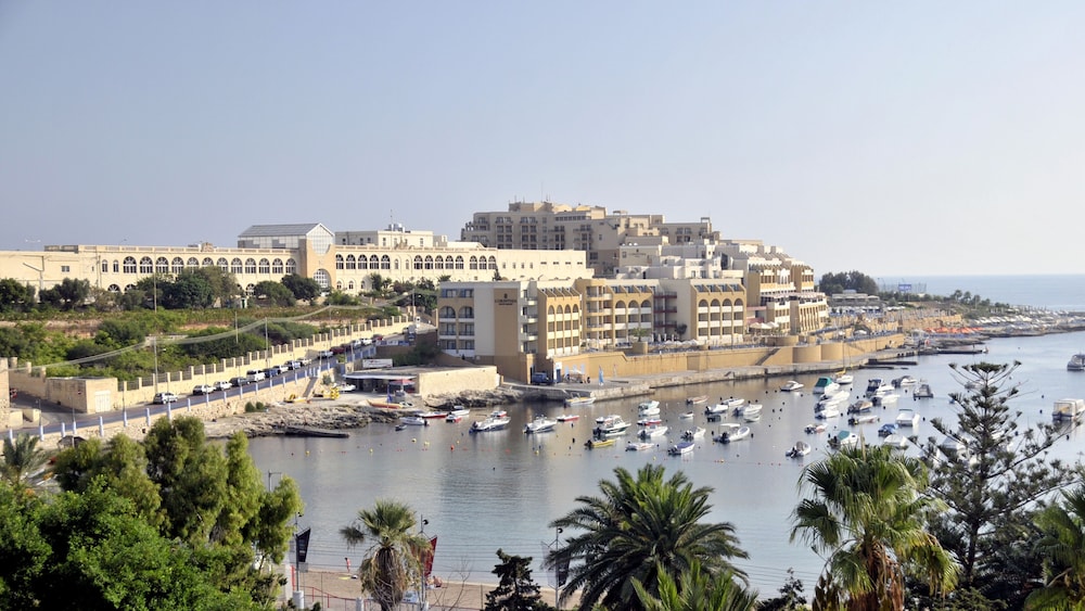 Marina Hotel Corinthia Beach Resort