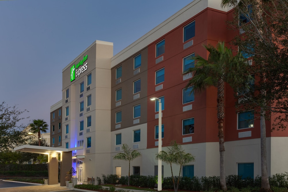 Holiday Inn Express Hotel & Suites Ft Lauderdale Airport/Cru, an IHG Hotel