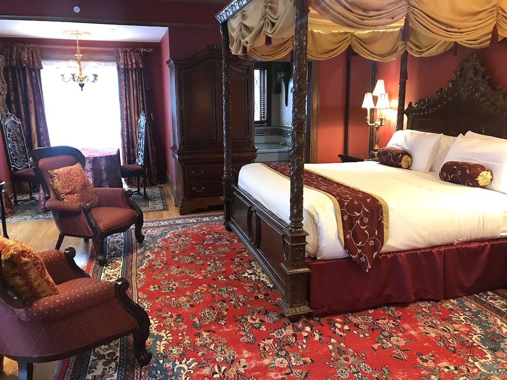 Gramercy Mansion B&B