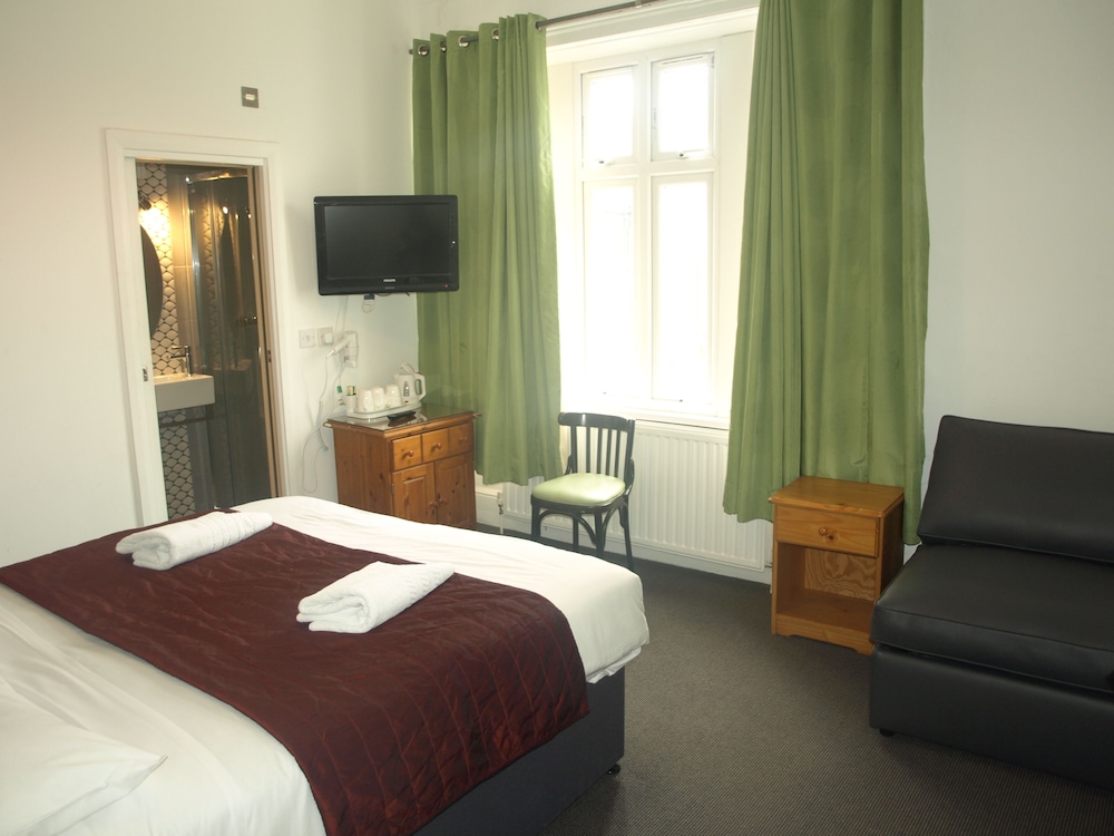 Chelsea House Hotel
