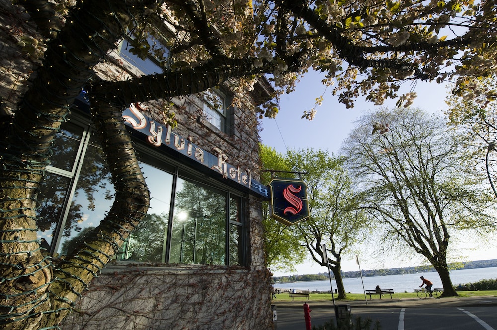 Sylvia Hotel
