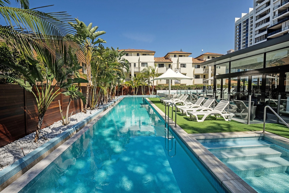 Ultra Broadbeach