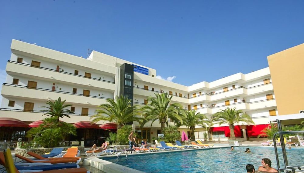 Apartamentos Bahia de San Antonio