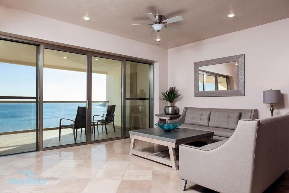 2 Bedroom  Playa Blanca 1408 Condo by RedAwning