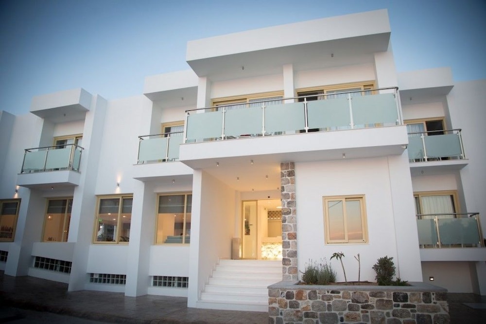 H Hotel Zephyros