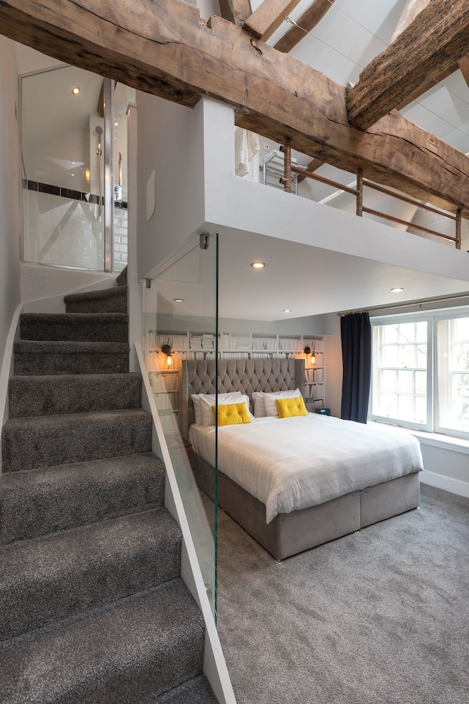 The Lawrence Hotel