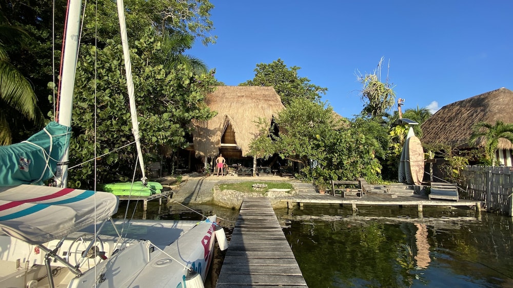 Posada Lulú La Bruja Bacalar