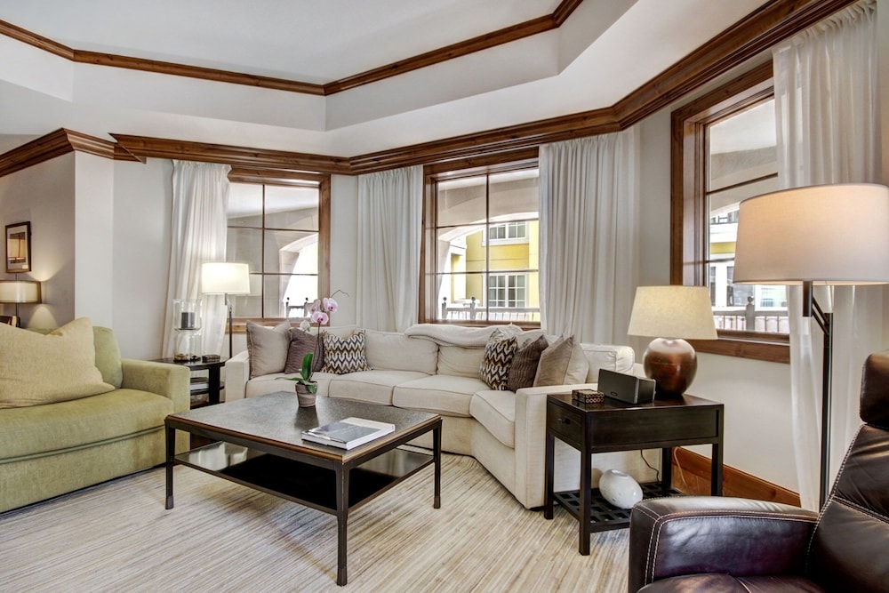 Luxury 2br  Ritz-carlton W/ Mountain View 2 Bedroom Condo by RedAwning