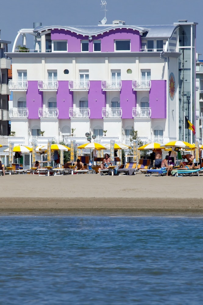 Lux Hotel