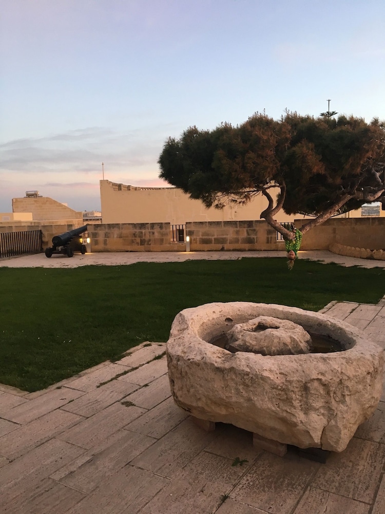 Country Views Bed & Breakfast