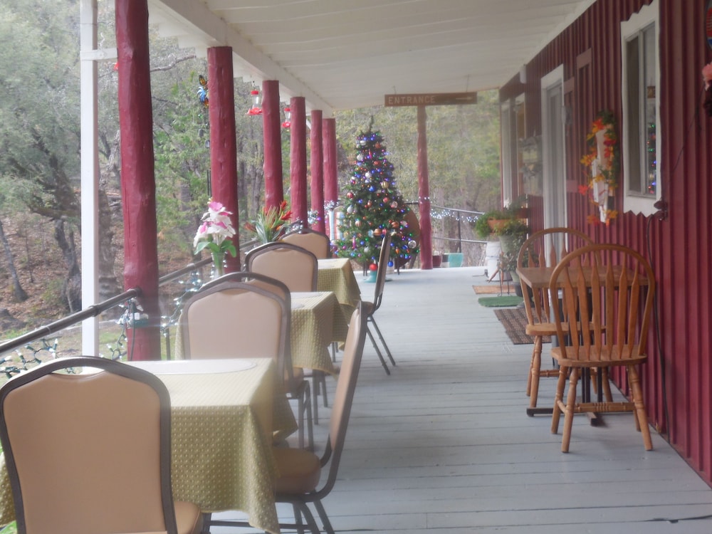 Yosemite Paradise Inn