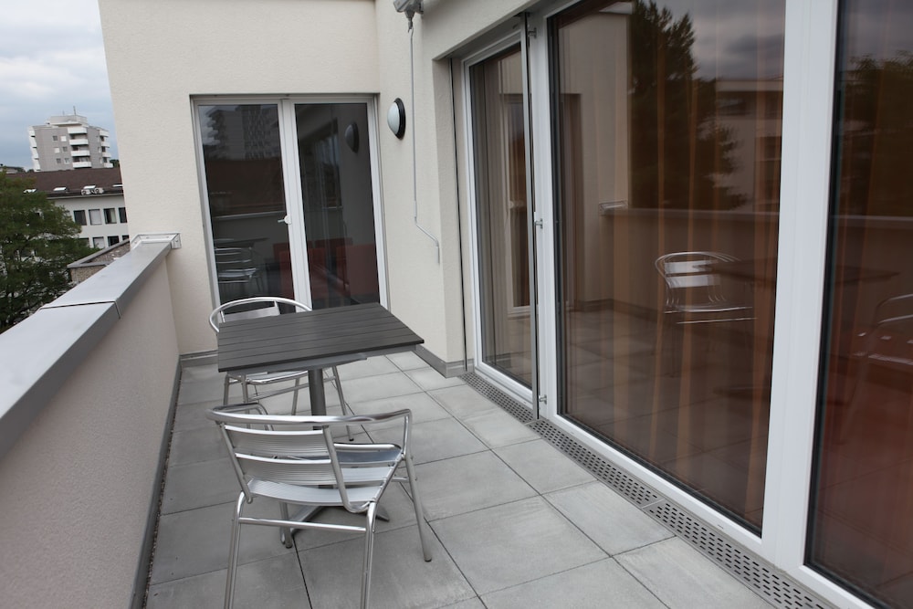 Swiss Star Oerlikon District