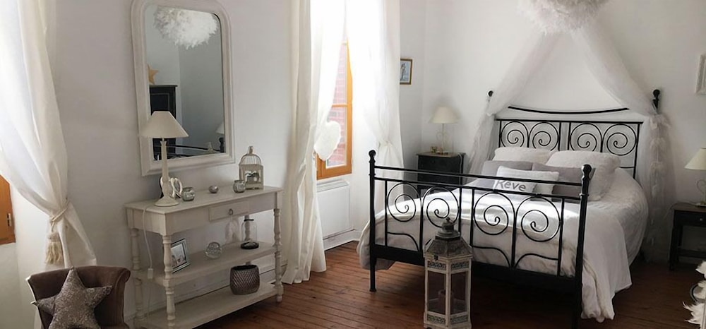 La Maison du Lac - Near Plage de Bonnu