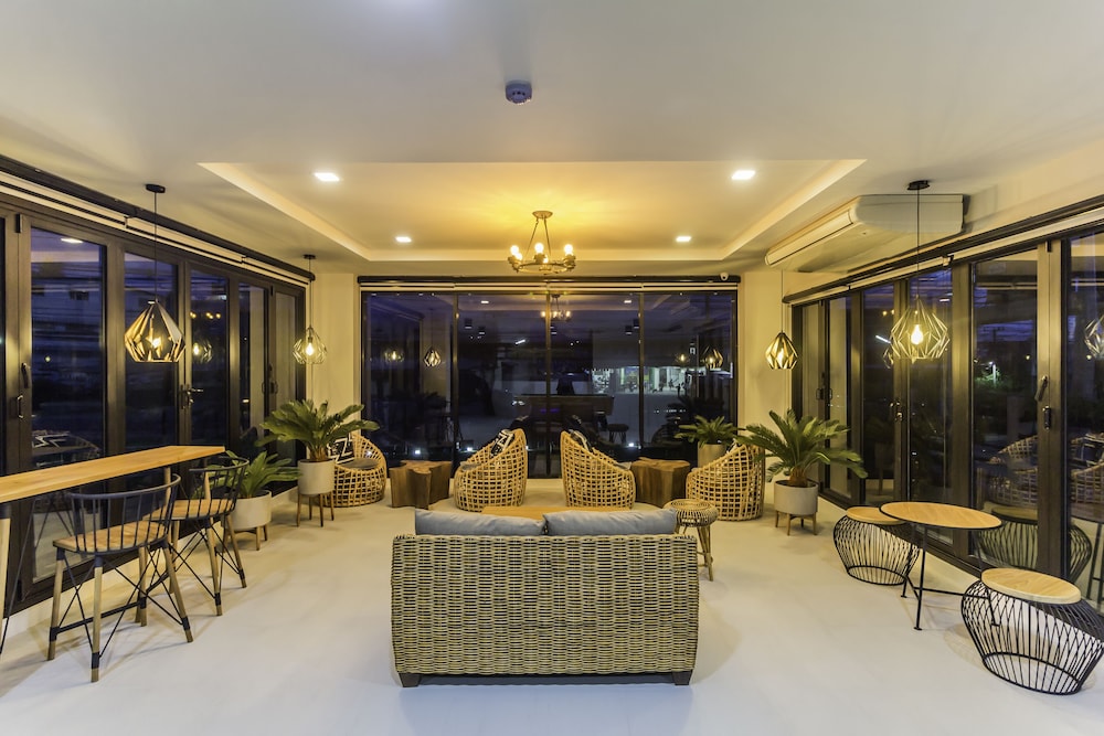 Triple Z Hotel