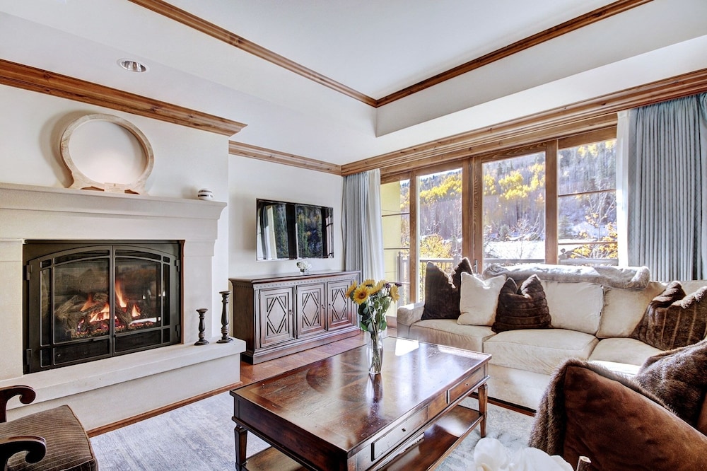 Gorgeous Ritz-Carlton 3 Bedroom  Valley Views Condo by RedAwning