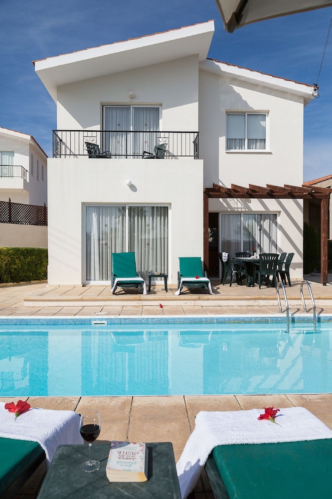 Coral Bay Sunbeam Villa