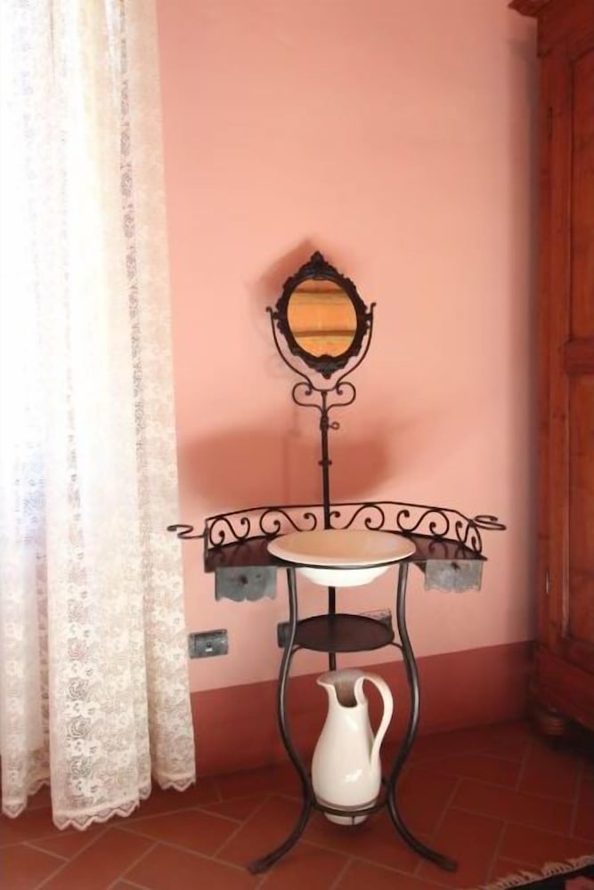 Private Villa With Wifi, Private Pool, TV, Veranda, Pets Allowed, Parking, Close to Cortona