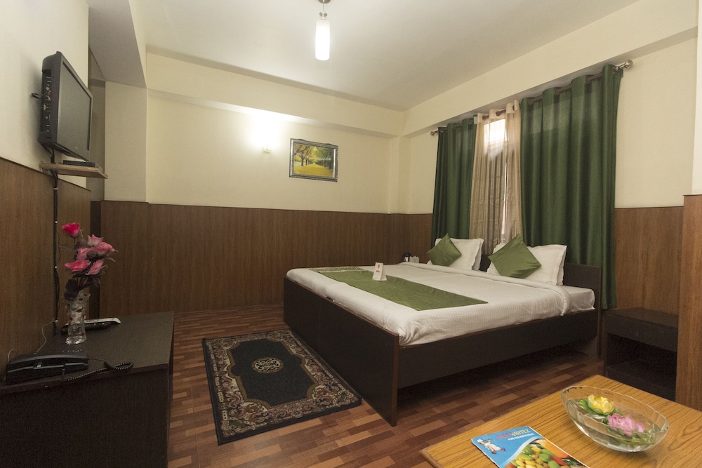 OYO 7431 Hotel Tushita