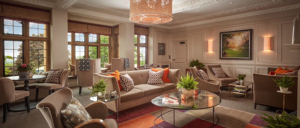 Foxhill Manor – Adults Only