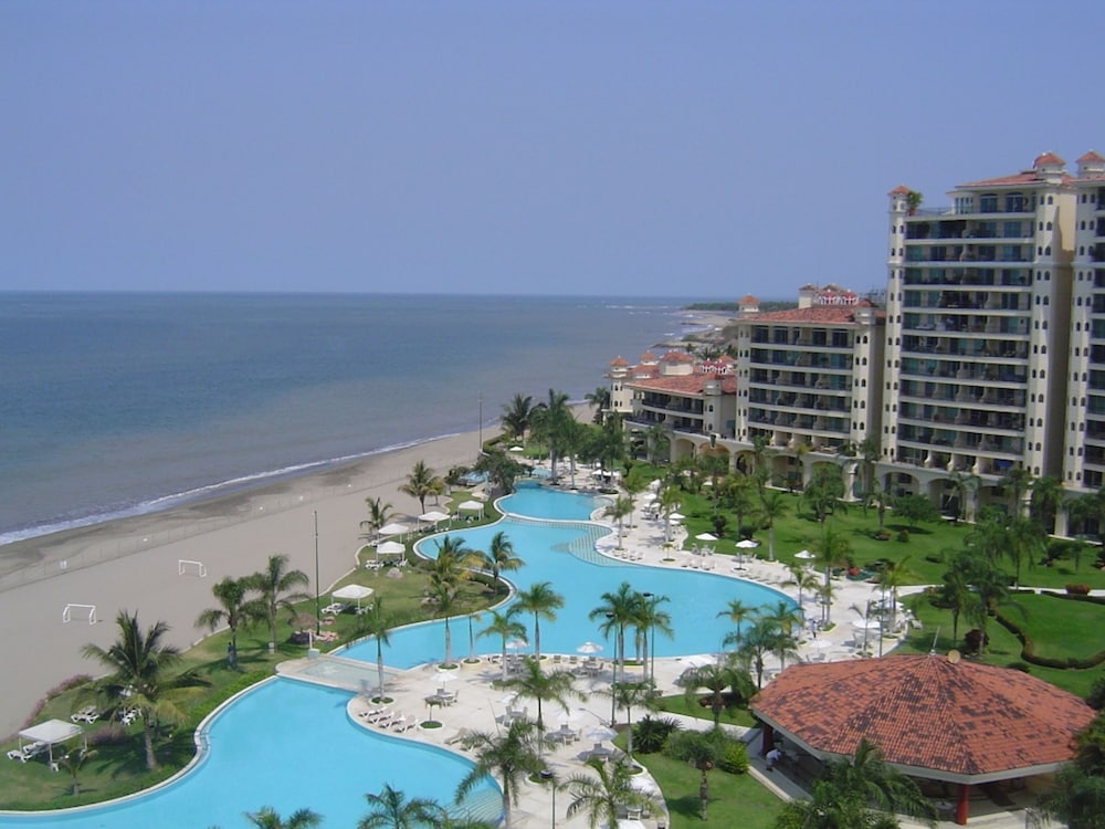 Unlimited Luxury SANMILLAN'S Condo