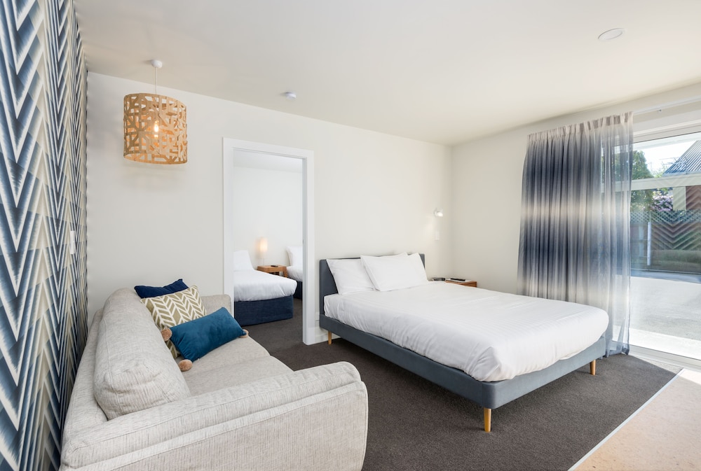 Adelphi Motel