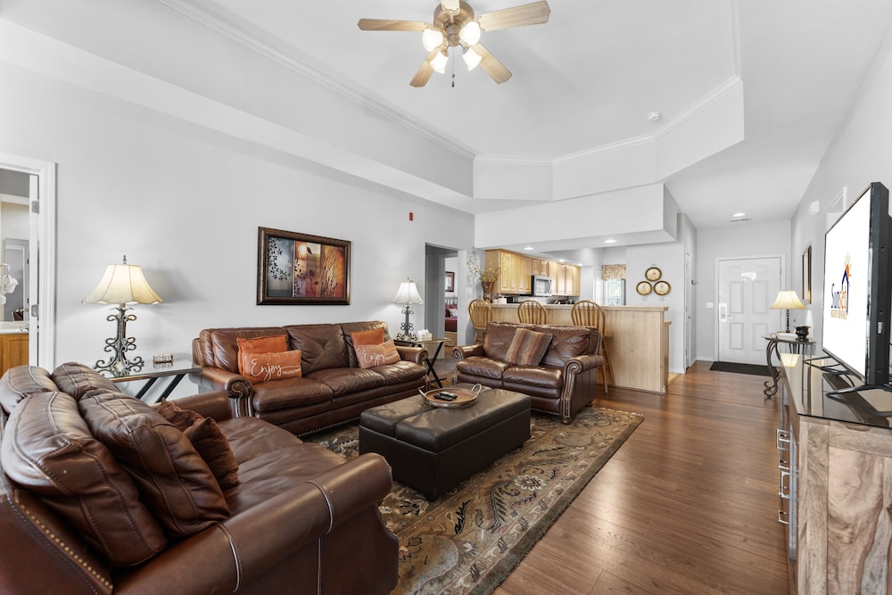 Green Mountain Grand 4 Bedroom Condo by Redawning