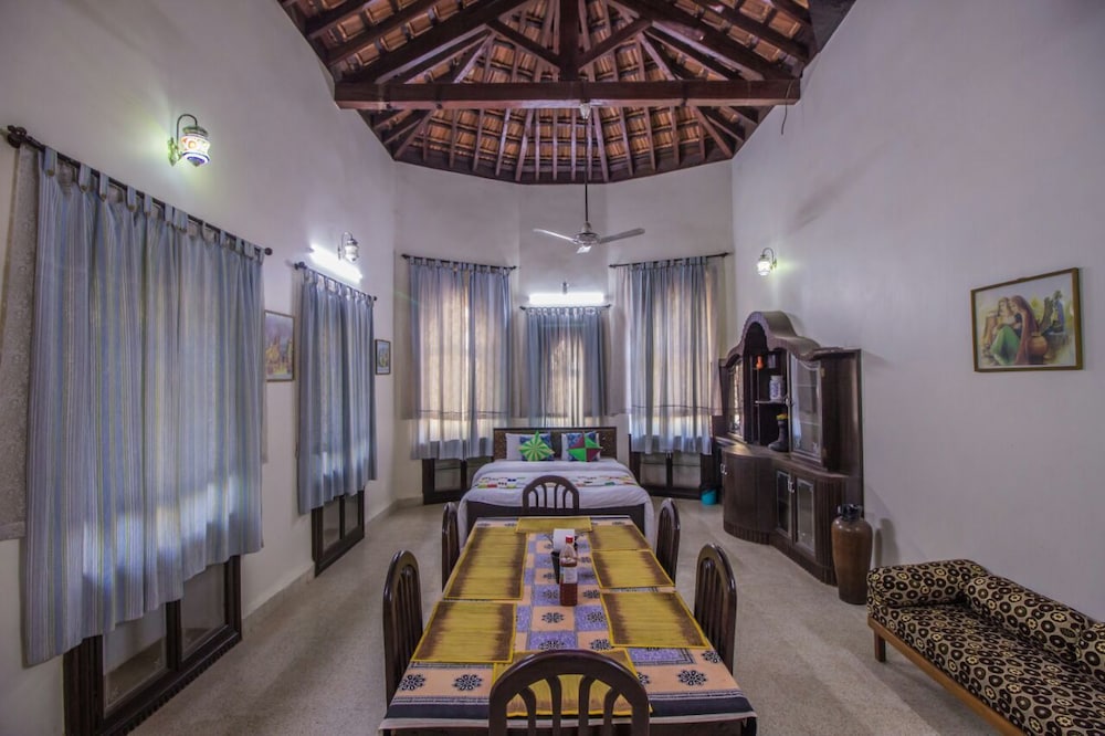 Nirvaah Villa - Socorro