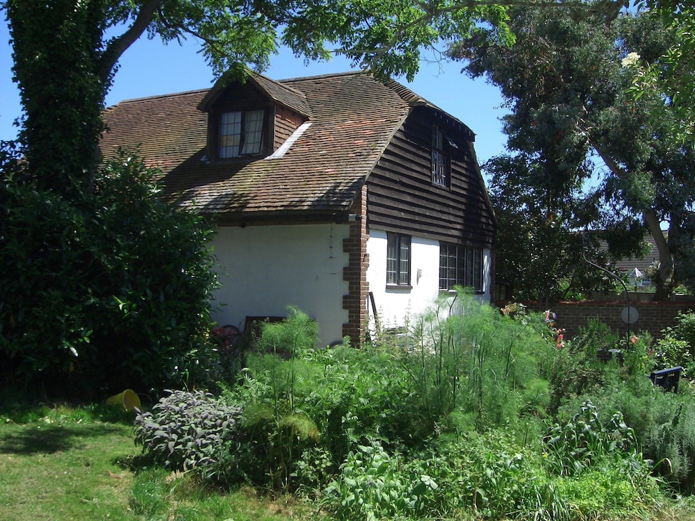 Strawberry Cottage B&B