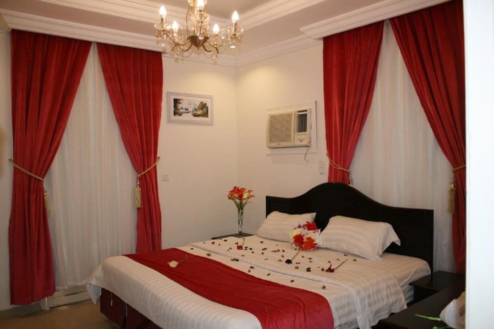 Deyafah Layali Al Reef Furnished Units