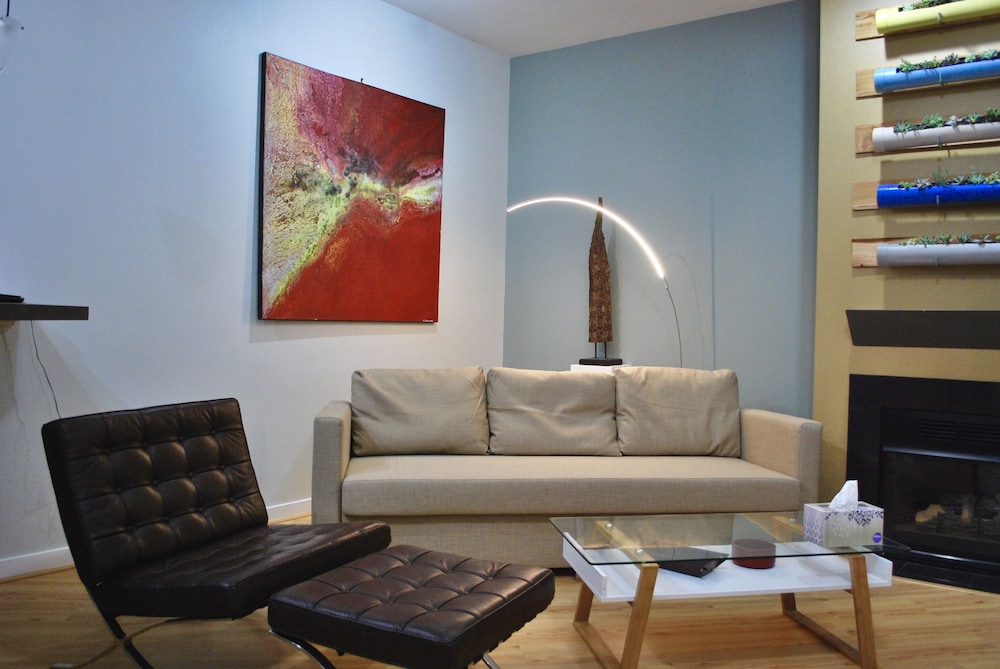 Well Appointed and Modern plus Parking