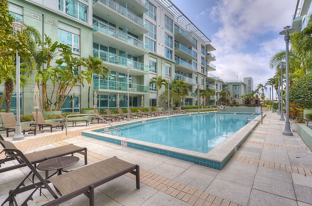 NEW Two bedroom condo in Channelside Tam