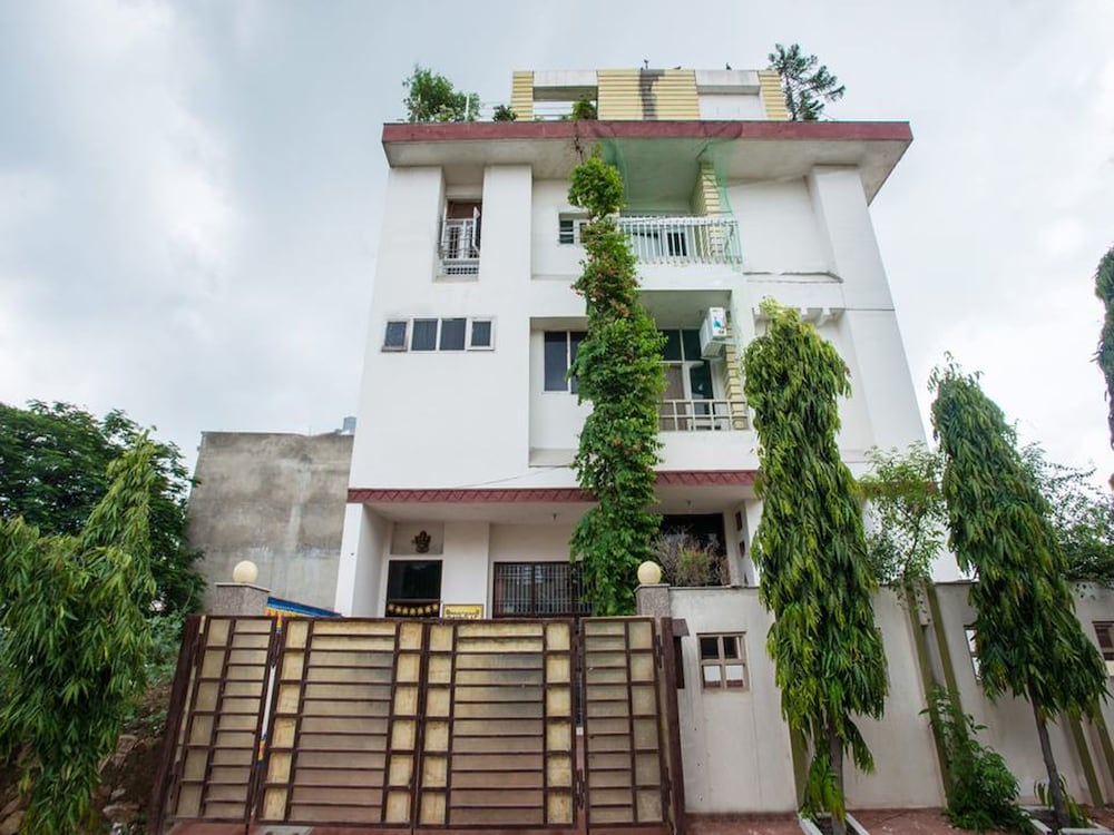 OYO 1060 Hotel Rahwaas