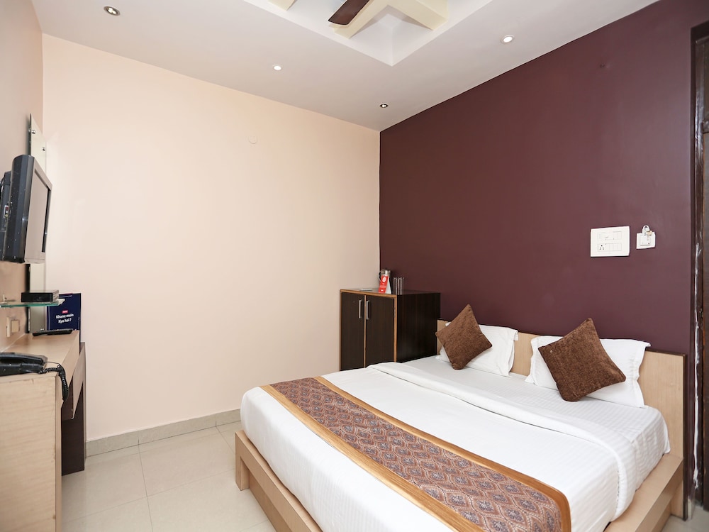 OYO 11596 Sanjay Guest House
