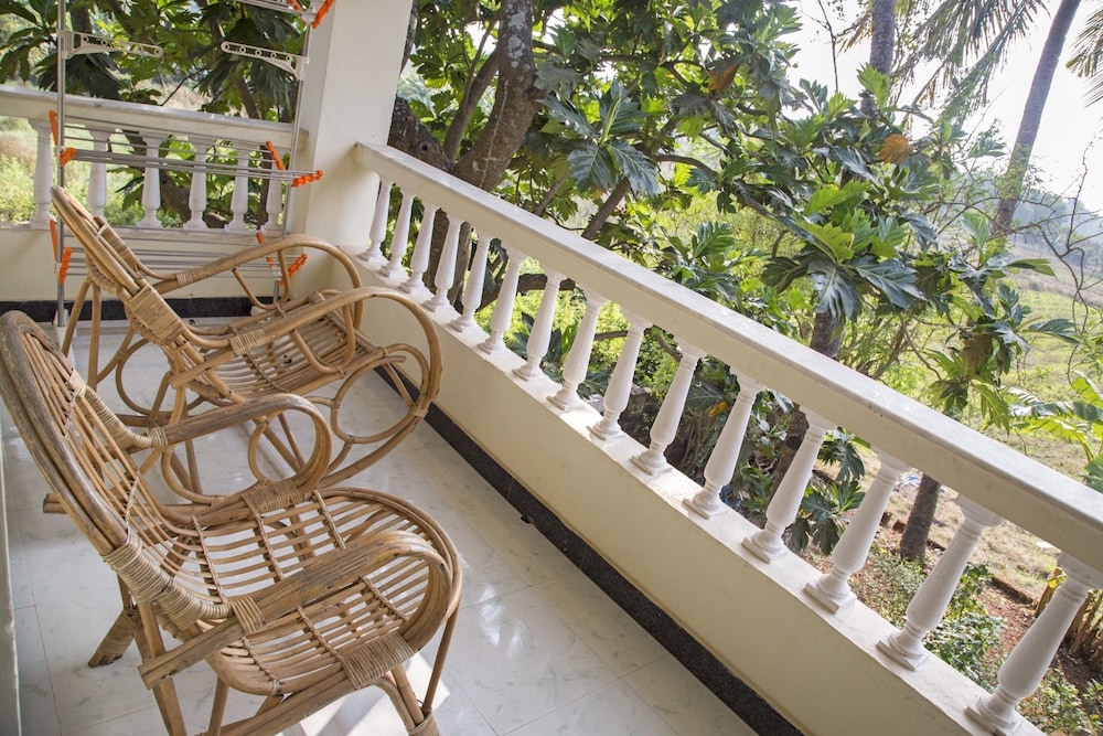 GuestHouser 2 BHK Apartment 92c1