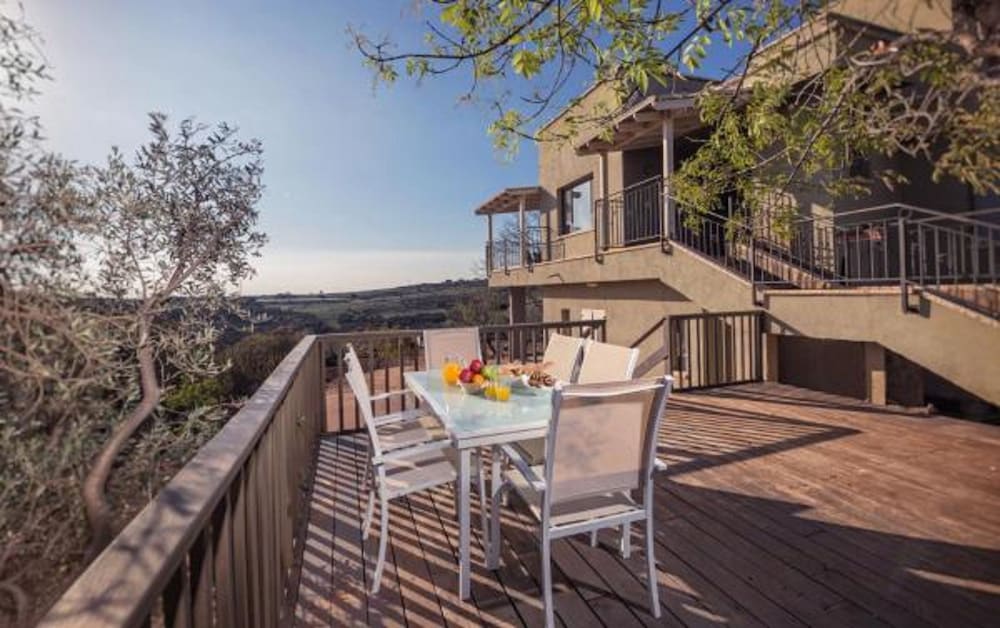 Lavender Villa In The Mountains