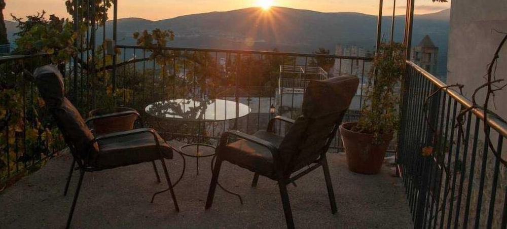 Artists' Colony Inn Zefat