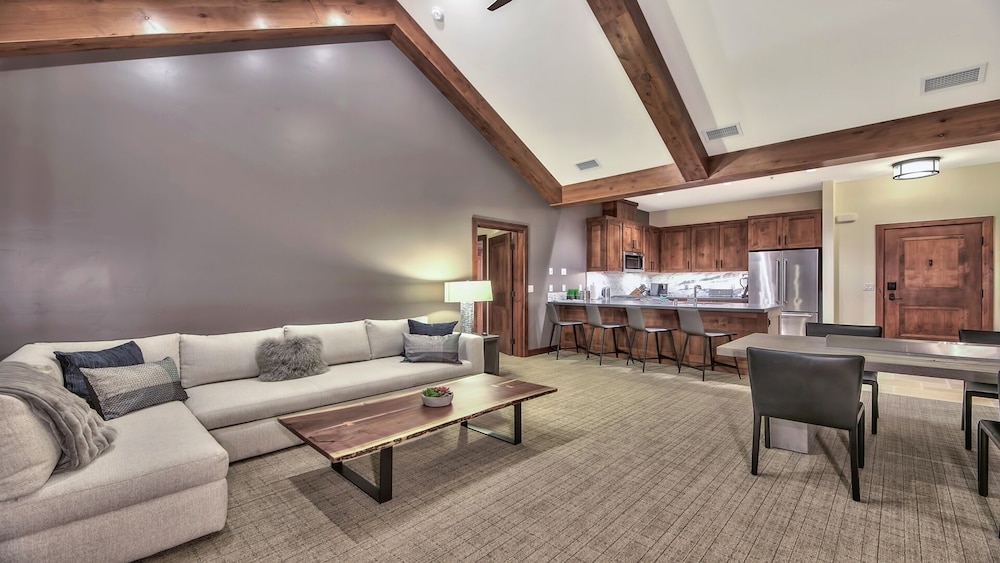 LuxuryÂ 3br  Steps From Heavenly Village & Gondola 3 Bedroom Condo by RedAwning